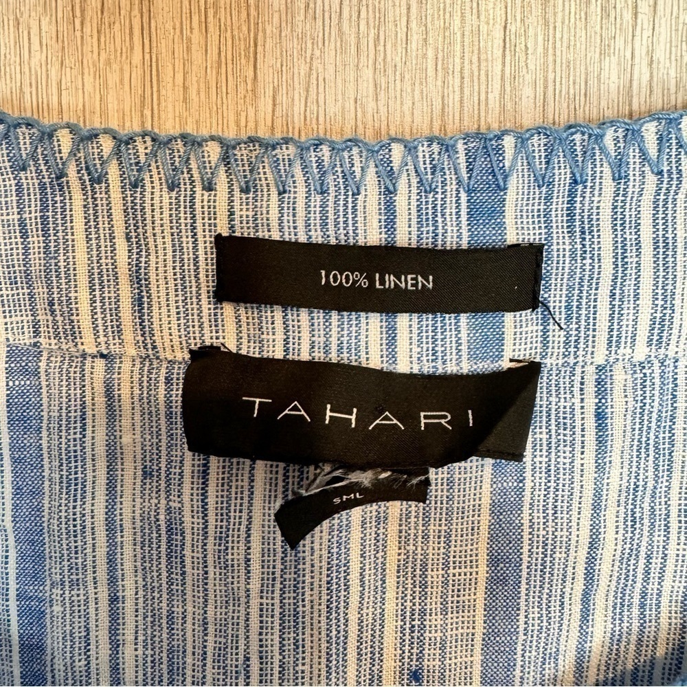 Tahari 100% Linen Blue Stripe Split Neck Tunic Top Ruffle Short Sleeves Small - Picture 2 of 5
